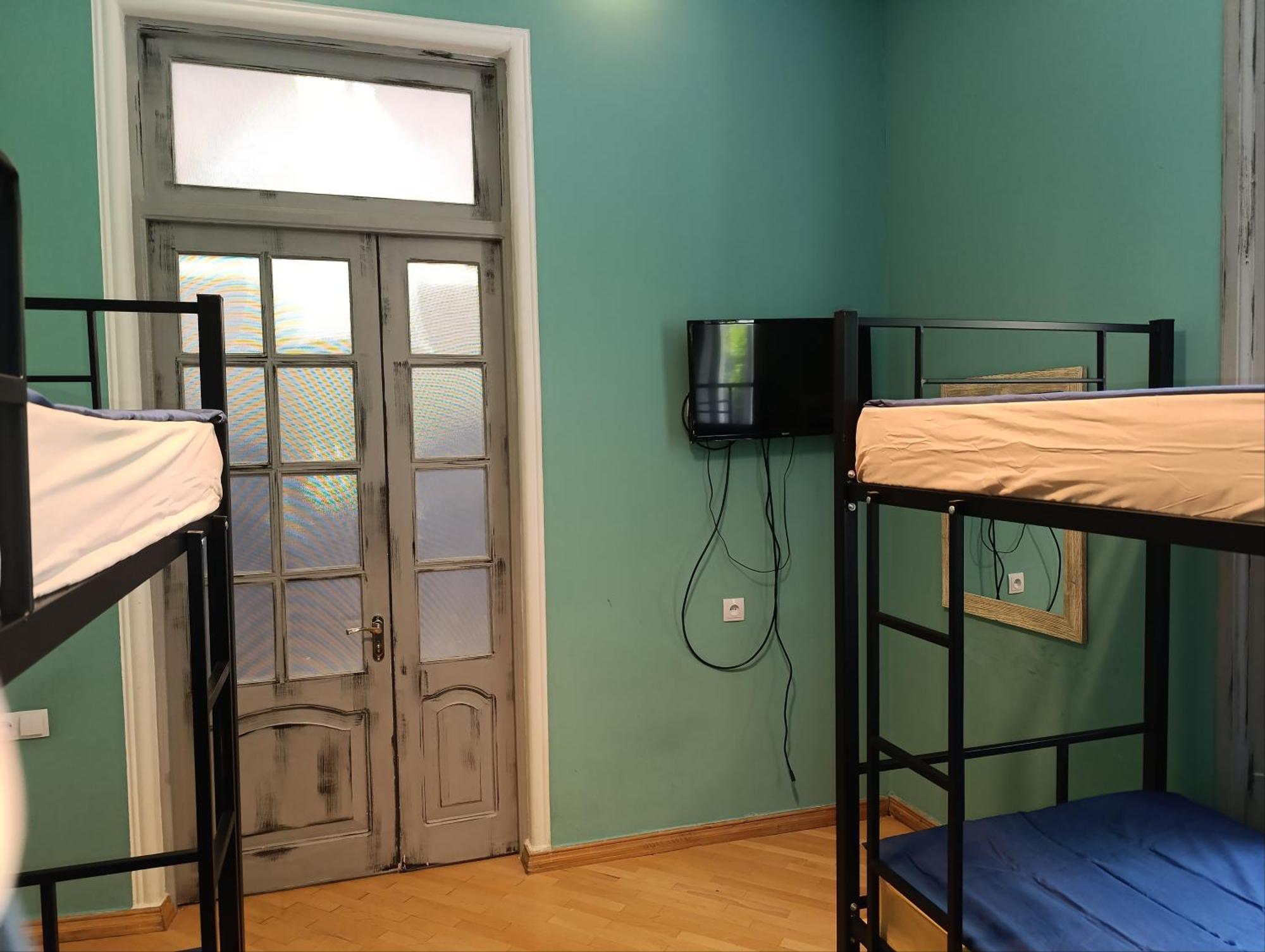 J Square Hostel Tbilisi ภายนอก รูปภาพ