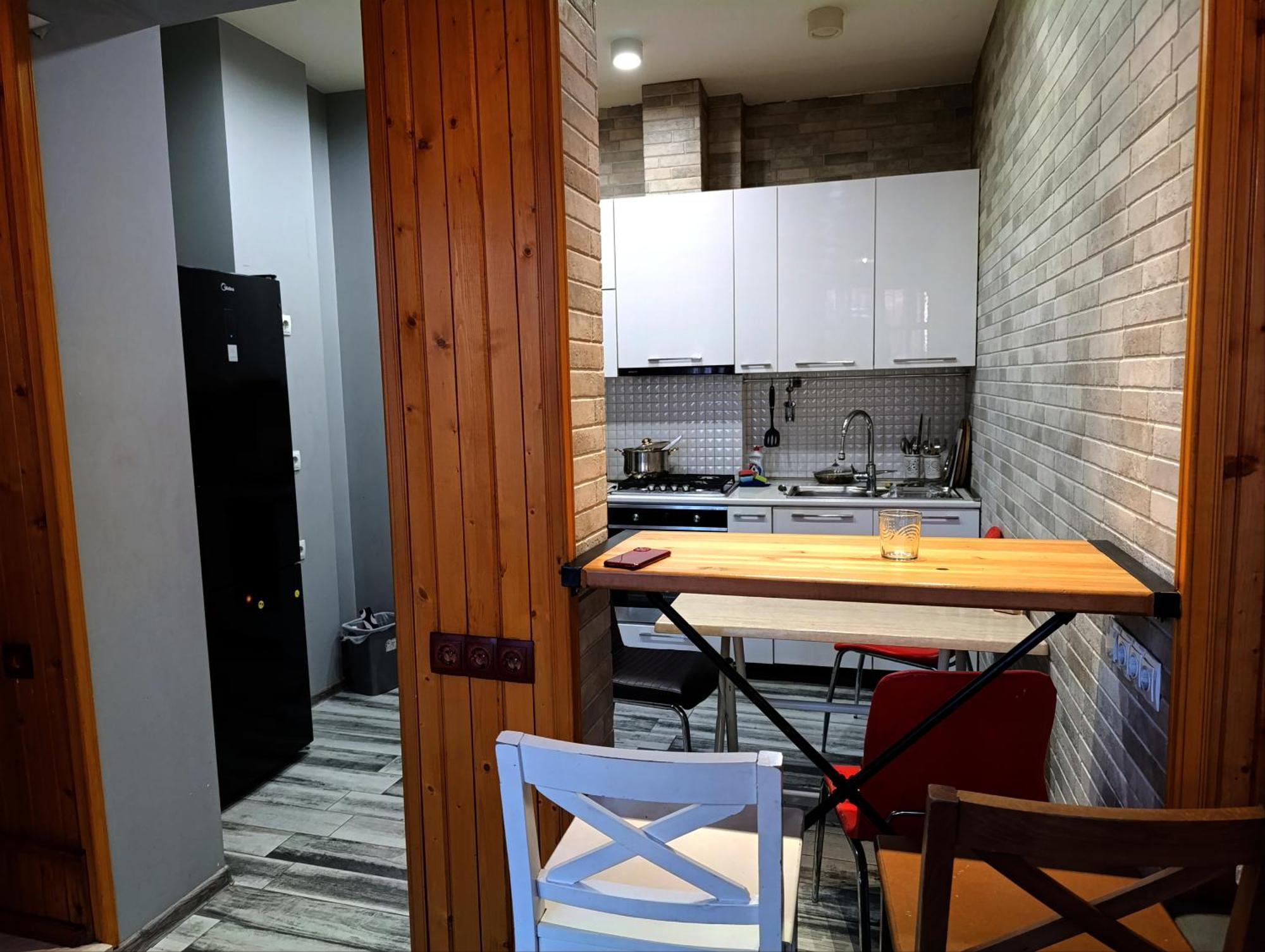 J Square Hostel Tbilisi ภายนอก รูปภาพ